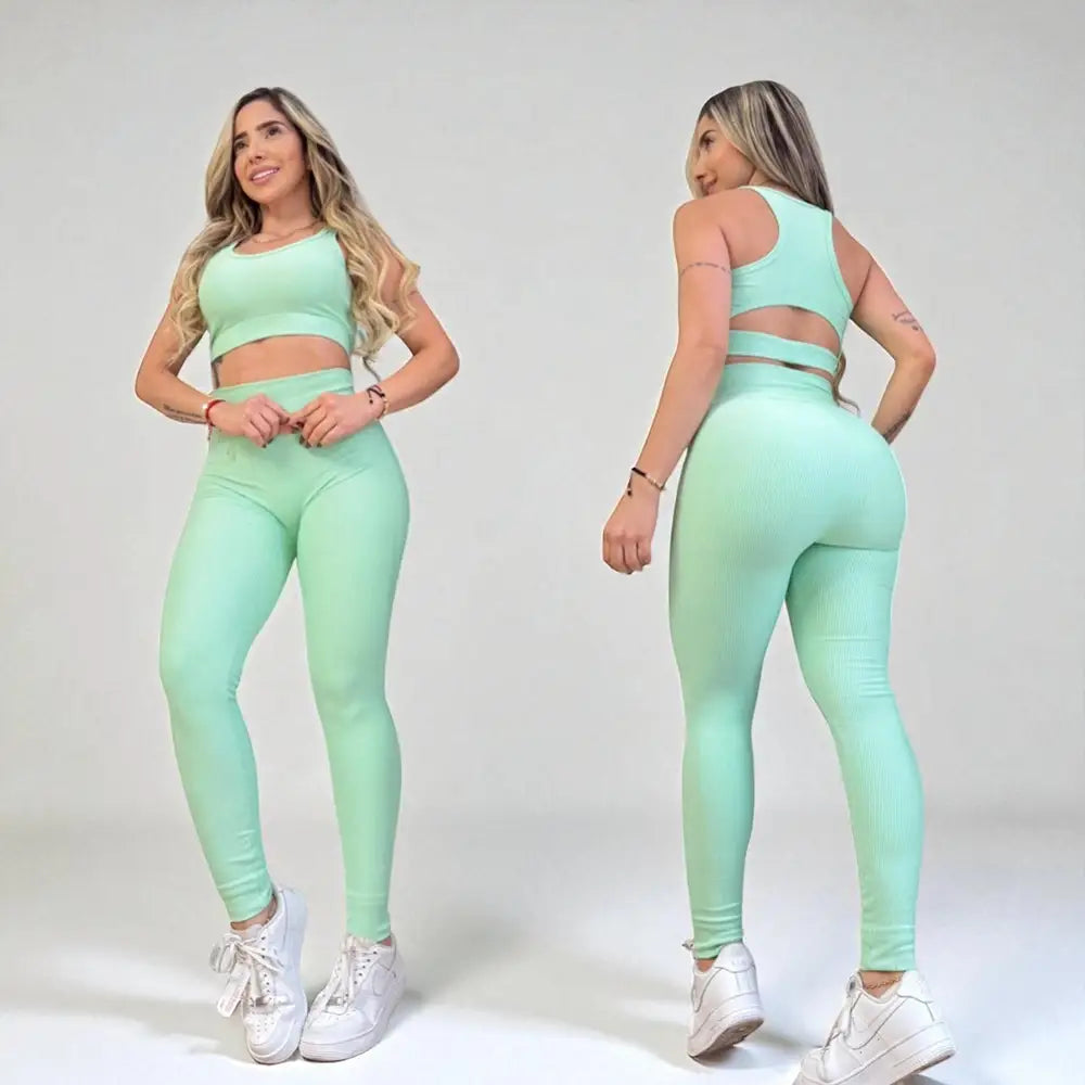 Conjunto Deportivo (Top con Abertura + Leggings Moldeadores)